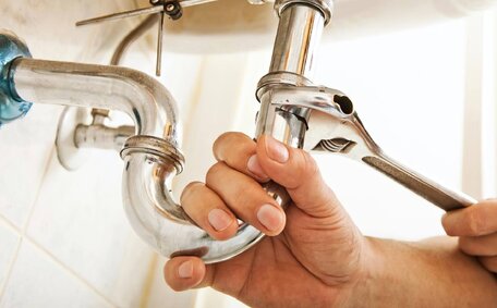 pays emergency plumbing rental?